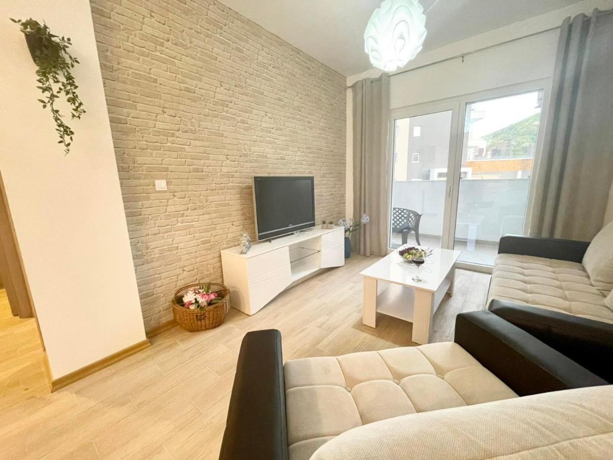 Olive Square Apartment Budva Exterior photo