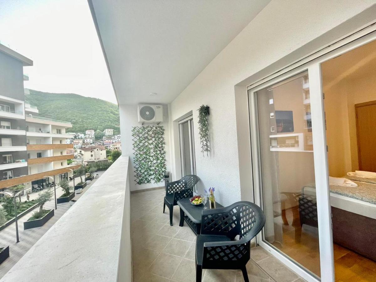 Olive Square Apartment Budva Exterior photo